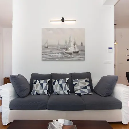 דירה Beatrice By Locap Group איזולה